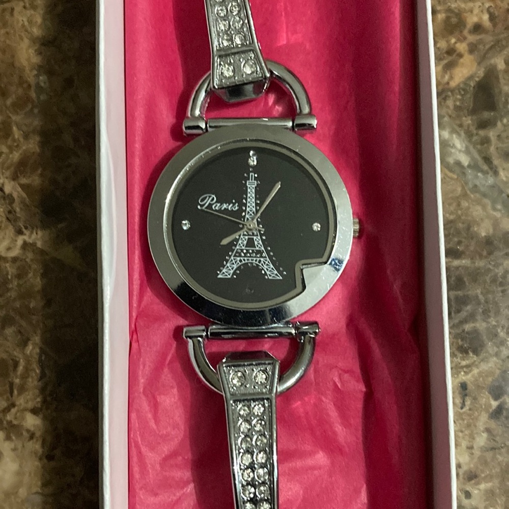 Paris Eiffel Tower Watch. OS